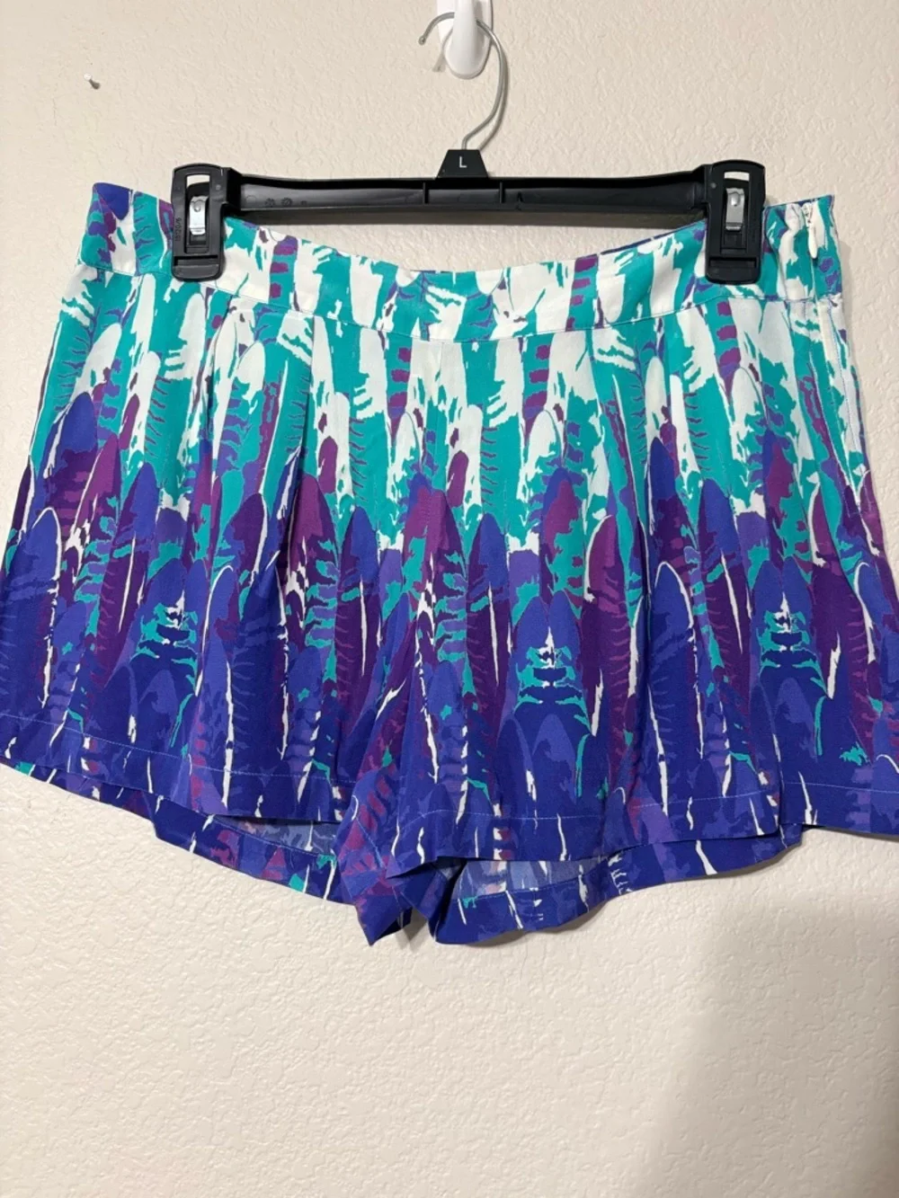 Tart Teal &‎ Purple Printed Pleated Silk Shorts. Side Zip 4